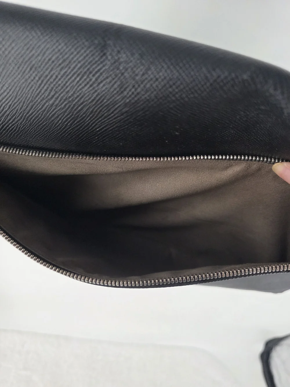 Serapian Milano Italy Cross Body Black Leather Travel Work Computer Bag